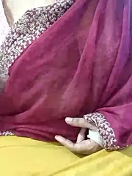 Snapshot of mallupriyapriya chatting on May 2026 05:47:01 AM mallupriyapriya online show from May 2026 05:47:01 AM