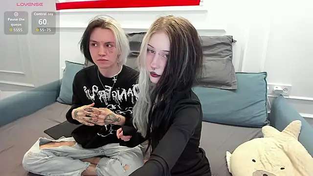 Snapshot of VeryRare_TwinS chatting on April 2026 01:09:02 AM VeryRare TwinS online show from April 2026 01:09:02 AM