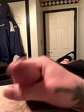 Snapshot of coreyl9718 chatting on January 2026 01:30:01 AM coreyl9718 online show from January 2026 01:30:01 AM