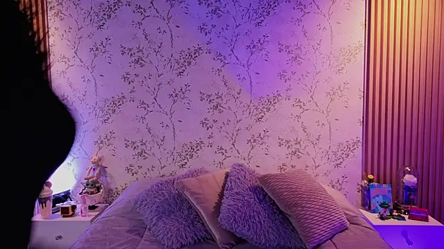 Charlotte  Miller online show from April 2026 11:37:01 AM