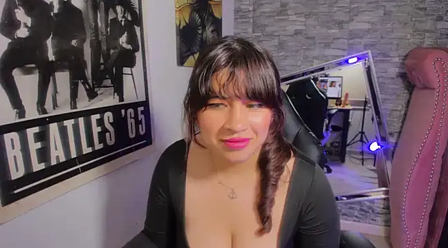 Ji Eun online show from January 2025 06:49:01 PM