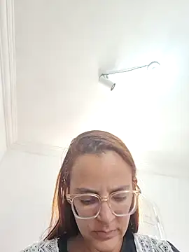 Snapshot of AliceRuivinha2 chatting on July 2026 02:35:01 PM AliceRuivinha2 online show from July 2026 02:35:01 PM