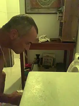 Snapshot of GoloZeusMax chatting on January 2025 06:12:01 AM GoloZeusMax online show from January 2025 06:12:01 AM