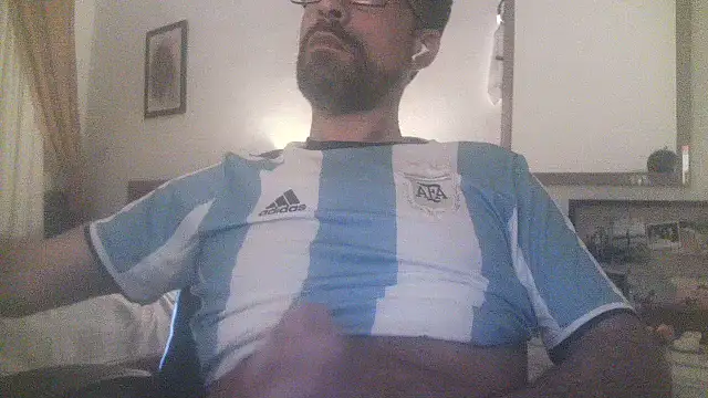 Snapshot of Patrickhound chatting on July 2026 01:00:01 AM Patrickhound online show from July 2026 01:00:01 AM