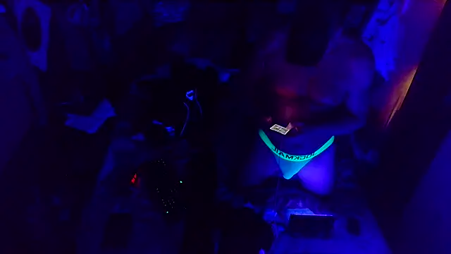 Snapshot of bluedragon0525 chatting on October 2025 08:14:01 AM bluedragon0525 online show from October 2025 08:14:01 AM