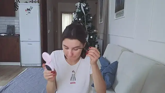 KristineEsme online show from December 2025 05:24:02 AM