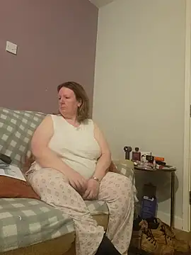 Snapshot of curvy_girl71 chatting on February 2025 07:35:02 PM curvy girl71 online show from February 2025 07:35:02 PM