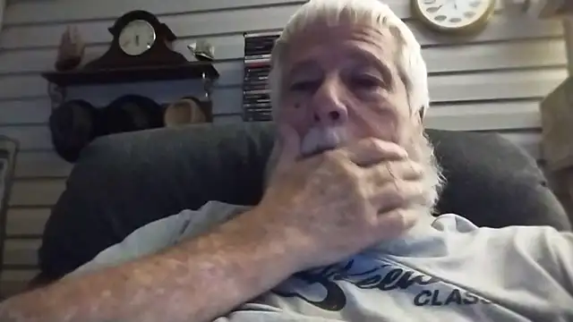 Snapshot of Futura_intx chatting on June 2026 10:40:02 AM Futura intx online show from June 2026 10:40:02 AM