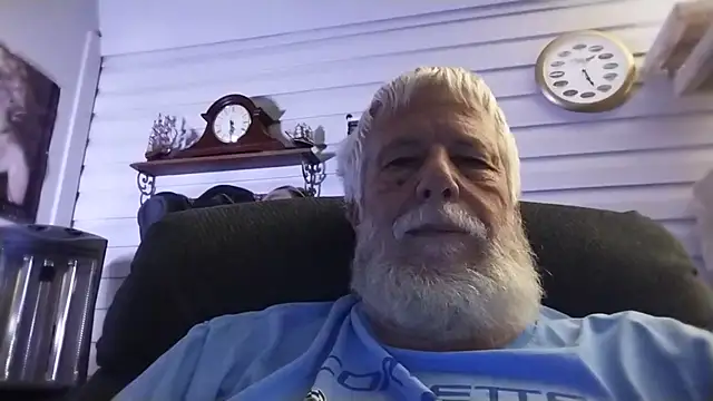 Snapshot of Futura_intx chatting on June 2026 10:31:02 AM Futura intx online show from June 2026 10:31:02 AM