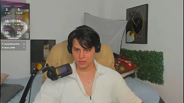 Snapshot of Thom_Ohtani chatting on May 2026 11:01:04 PM Thom Ohtani online show from May 2026 11:01:04 PM