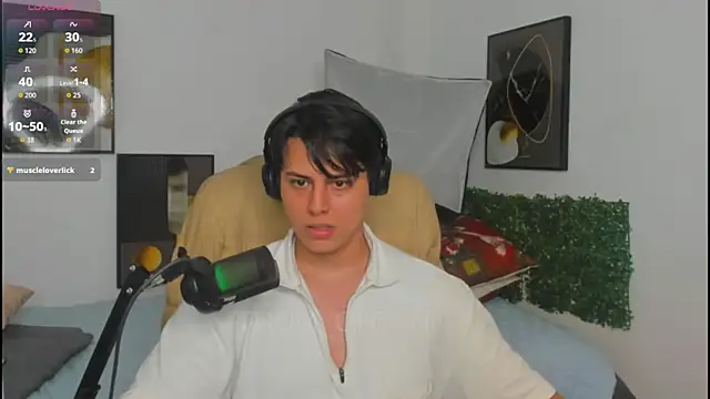 Snapshot of Thom_Ohtani chatting on May 2026 12:18:01 AM Thom Ohtani online show from May 2026 12:18:01 AM