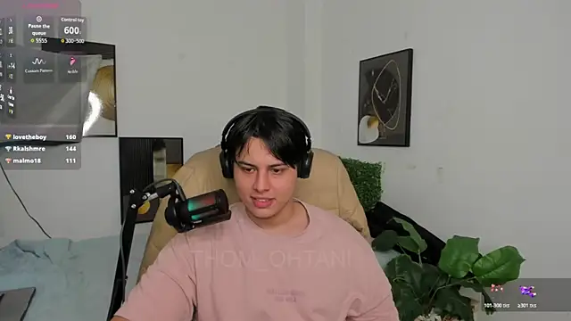 Snapshot of Thom_Ohtani chatting on June 2026 07:06:02 PM Thom Ohtani online show from June 2026 07:06:02 PM