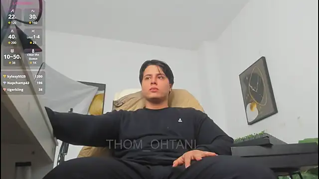 Snapshot of Thom_Ohtani chatting on June 2026 04:25:01 AM Thom Ohtani online show from June 2026 04:25:01 AM