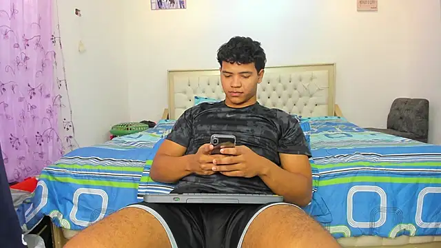 Jeens Rodrick online show from February 2025 07:35:02 PM