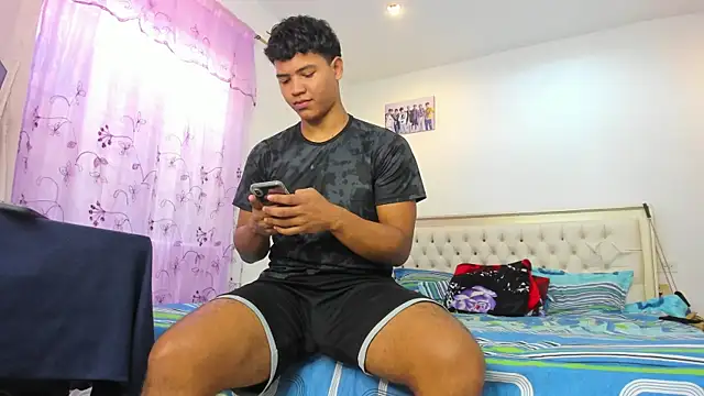 Jeens Rodrick online show from February 2025 06:12:01 PM