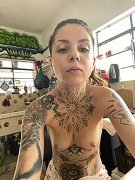 Izy cute  online show from February 2025 07:52:01 PM