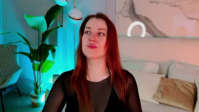 Snapshot of EllieGarson chatting on February 2026 05:08:01 PM EllieGarson online show from February 2026 05:08:01 PM