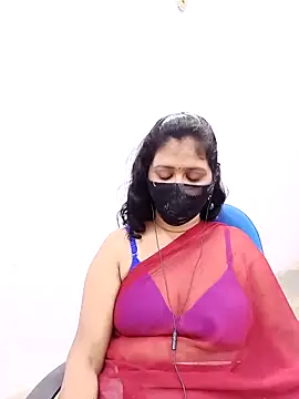 Snapshot of Lucky-Deepthi chatting on February 2025 08:42:02 PM Lucky-Deepthi online show from February 2025 08:42:02 PM