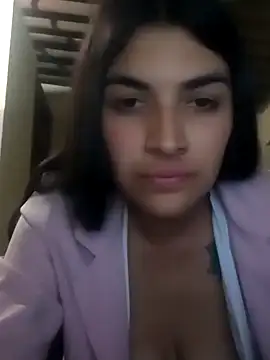 blue and whithe online show from January 2025 01:08:01 AM