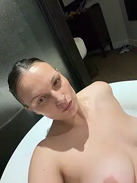 justpeachybaby online show from November 2025 04:33:02 AM