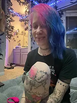Snapshot of trashbrat chatting on May 2026 08:41:01 AM trashbrat online show from May 2026 08:41:01 AM