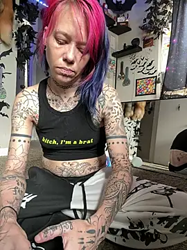 Snapshot of trashbrat chatting on May 2026 07:48:02 PM trashbrat online show from May 2026 07:48:02 PM