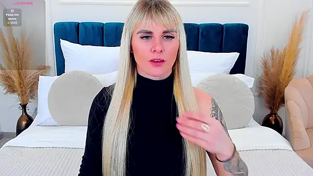 LiluDav online show from February 2026 01:18:01 PM