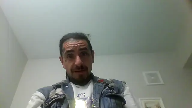 Snapshot of justthetip4209 chatting on May 2026 06:05:02 PM justthetip4209 online show from May 2026 06:05:02 PM