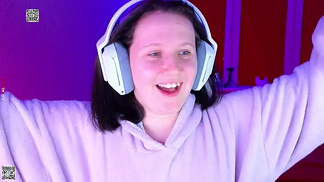 mon lola online show from December 2025 07:53:02 PM