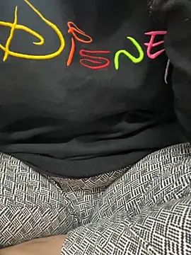 Red-Magic-25 online show from November 2025 05:57:01 AM