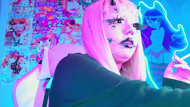 LaytonBox online show from March 2025 08:26:02 AM