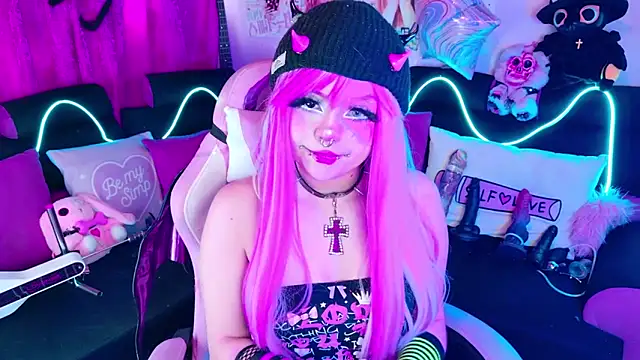 LaytonBox online show from September 2025 01:32:01 PM