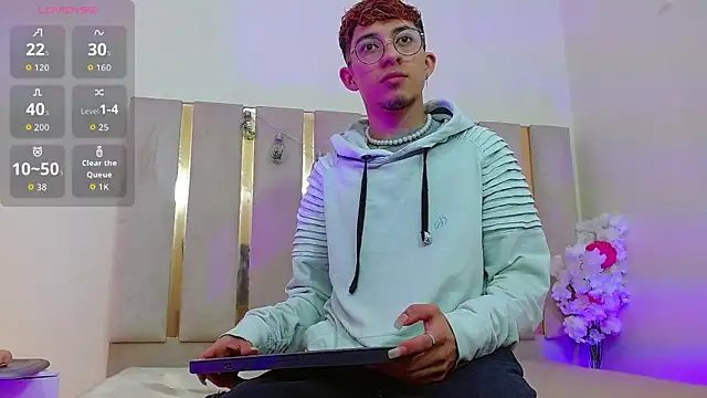 Axel tay online show from October 2025 03:36:02 AM