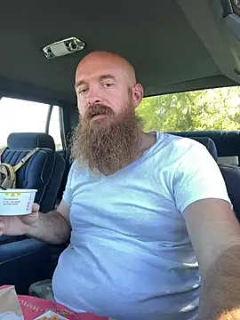 Snapshot of 32XRedBeard chatting on March 2025 08:37:02 PM 32XRedBeard online show from March 2025 08:37:02 PM