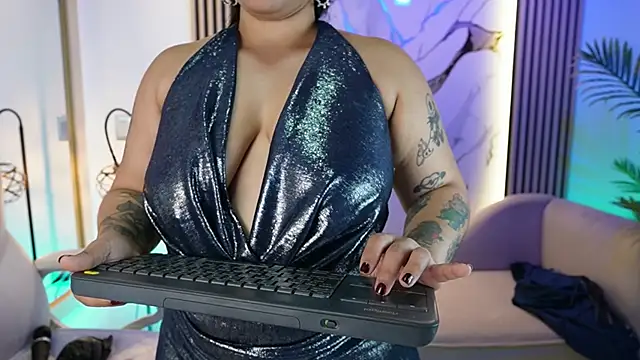 Emma Walkerr  online show from February 2026 07:06:02 PM