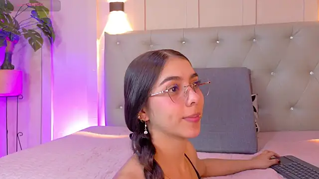 cristal antoni online show from November 2025 08:28:01 AM