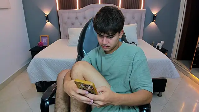 Tommy18   online show from January 2026 03:34:01 AM