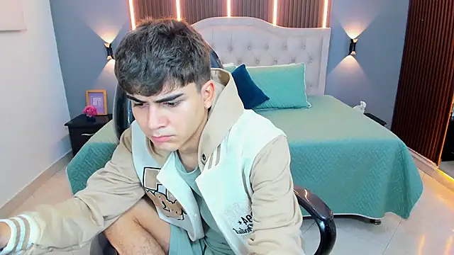 Tommy18   online show from February 2026 03:36:02 AM