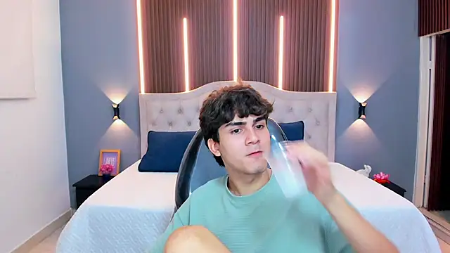 Tommy18   online show from April 2026 06:19:01 AM