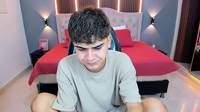 Snapshot of Tommy18__ chatting on May 2026 03:35:01 AM Tommy18 online show from May 2026 03:35:01 AM