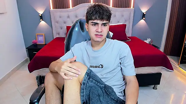 Snapshot of Tommy18__ chatting on May 2026 03:24:02 AM Tommy18 online show from May 2026 03:24:02 AM