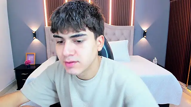 Snapshot of Tommy18__ chatting on May 2026 03:34:02 AM Tommy18 online show from May 2026 03:34:02 AM