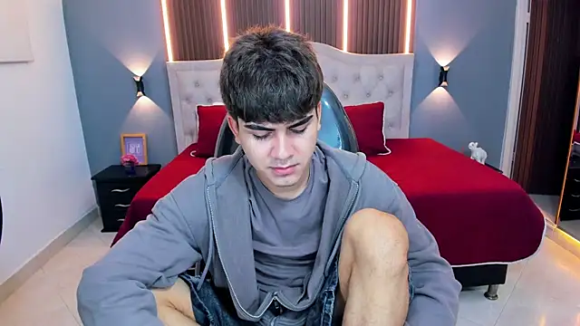 Snapshot of Tommy18__ chatting on May 2026 03:35:01 AM Tommy18 online show from May 2026 03:35:01 AM