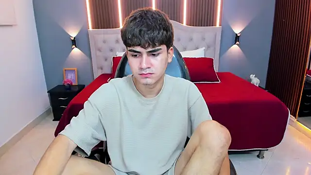 Snapshot of Tommy18__ chatting on May 2026 03:25:01 AM Tommy18 online show from May 2026 03:25:01 AM