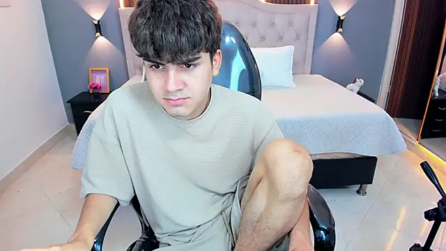 Snapshot of Tommy18__ chatting on June 2026 03:34:01 AM Tommy18 online show from June 2026 03:34:01 AM