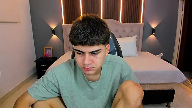 Snapshot of Tommy18__ chatting on June 2026 03:29:02 AM Tommy18 online show from June 2026 03:29:02 AM