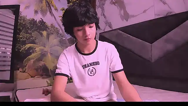 AllanYong18 online show from February 2025 04:05:02 AM