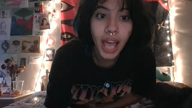 Snapshot of Rubyred2369 chatting on January 2025 08:39:02 PM Rubyred2369 online show from January 2025 08:39:02 PM