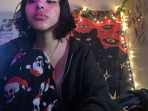 Snapshot of Rubyred2369 chatting on January 2025 06:23:01 PM Rubyred2369 online show from January 2025 06:23:01 PM