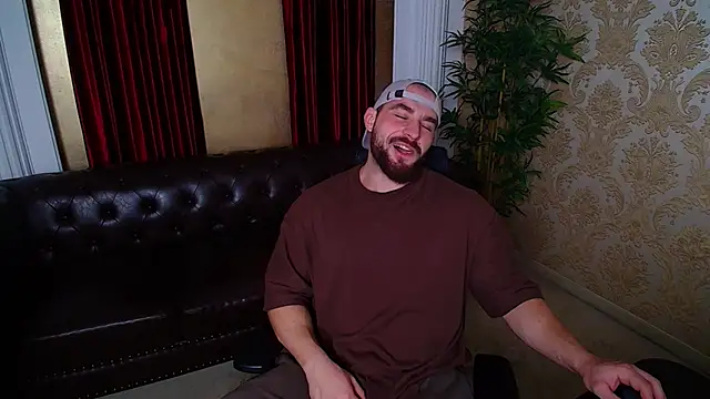 AdamJamesonn online show from November 2025 05:21:02 AM